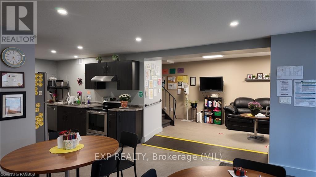 290 10Th Street, Hanover, ON