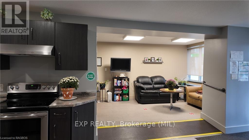 290 10Th Street, Hanover, ON