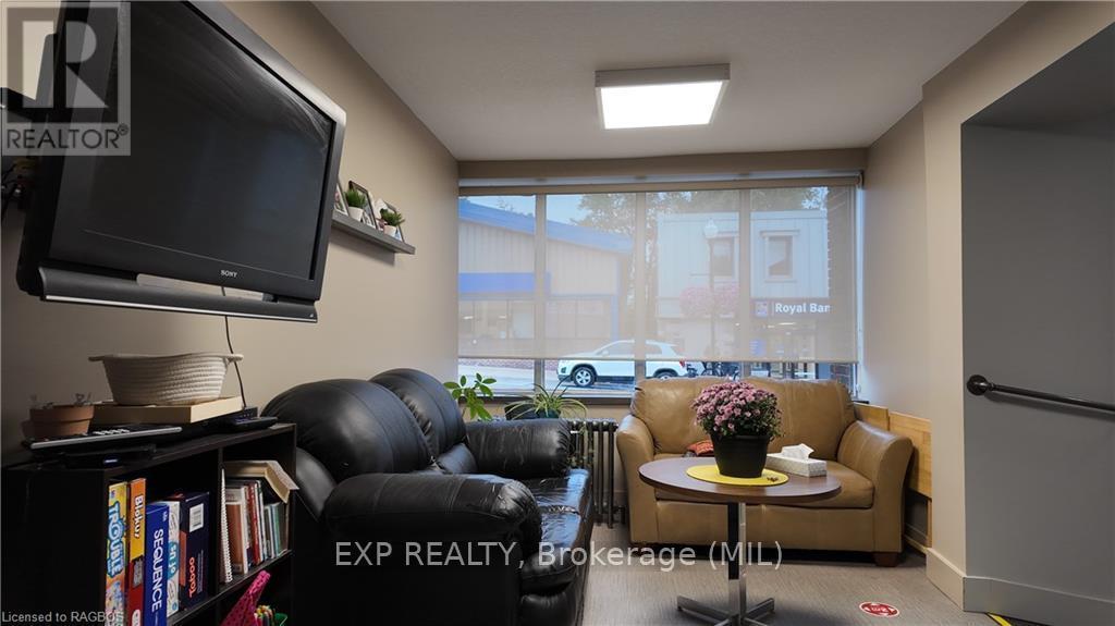 290 10Th Street, Hanover, ON