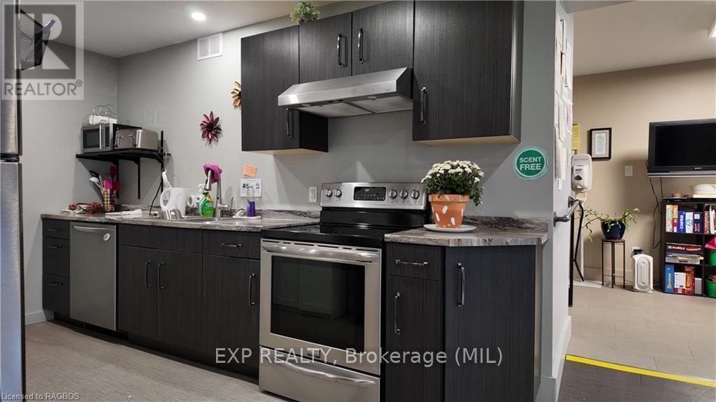 290 10Th Street, Hanover, ON