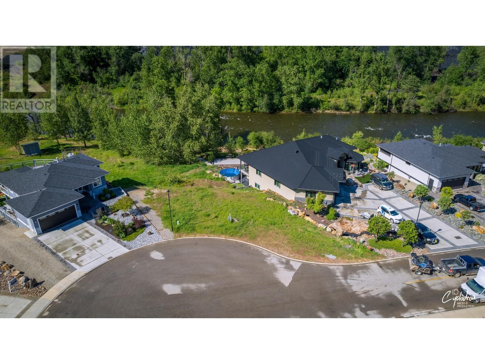 8840 Riverside Drive, Grand Forks, BC