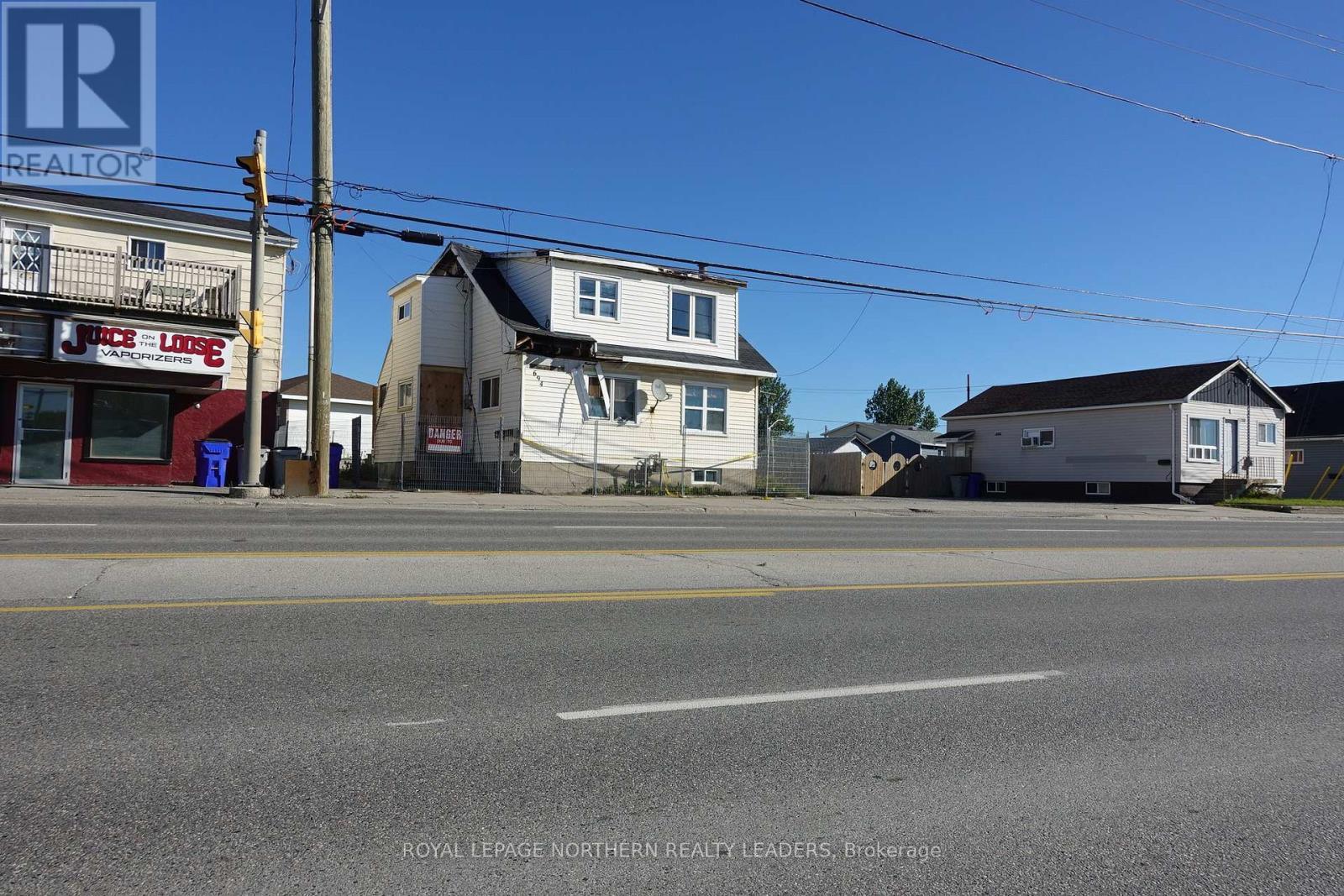 698 Riverside Drive, Timmins (Mtj - Main Area), ON