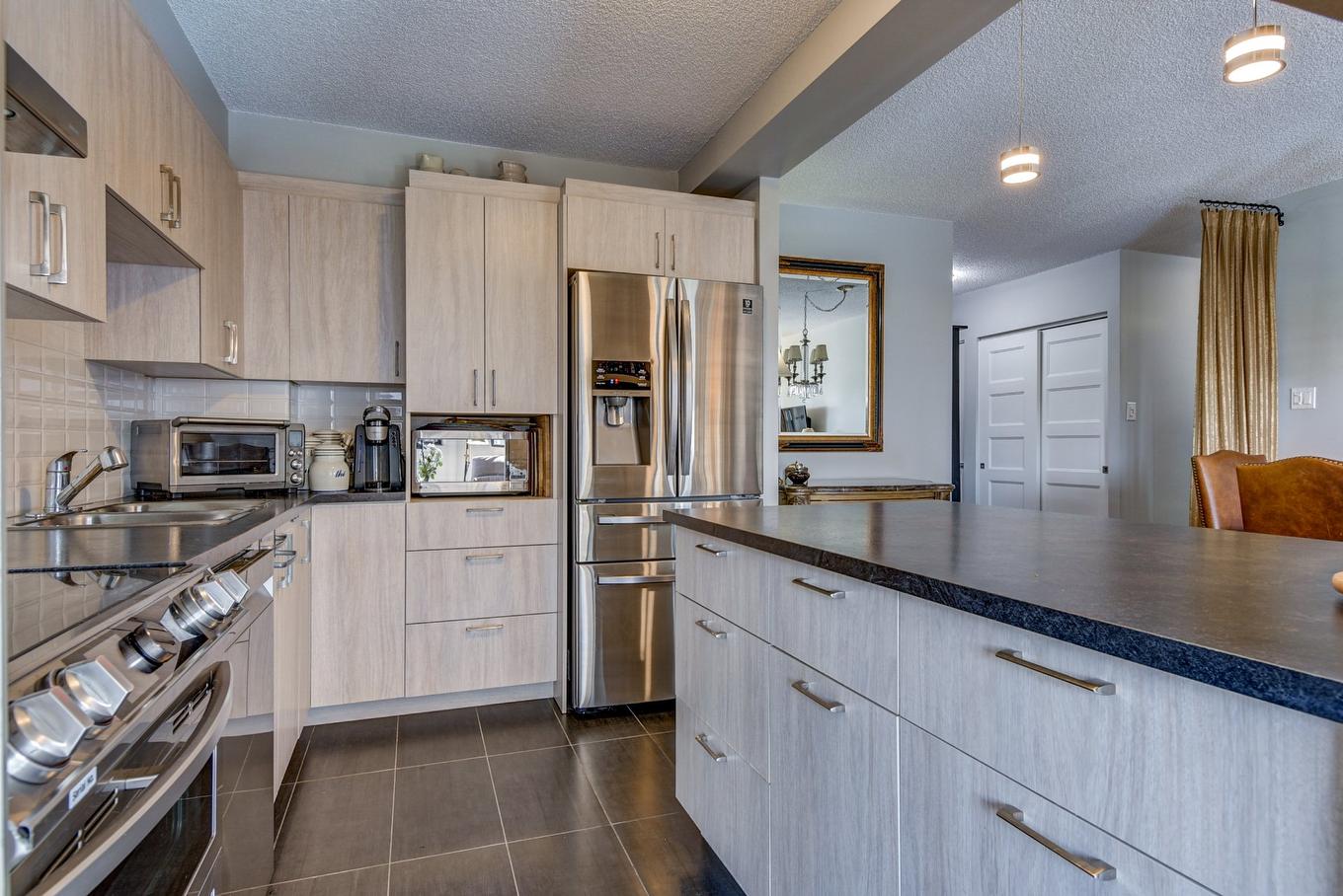 Cuisine - 404-2505 Av. Du Havre-Des-Îles, Laval (Chomedey), QC - Indoor Photo Showing Kitchen