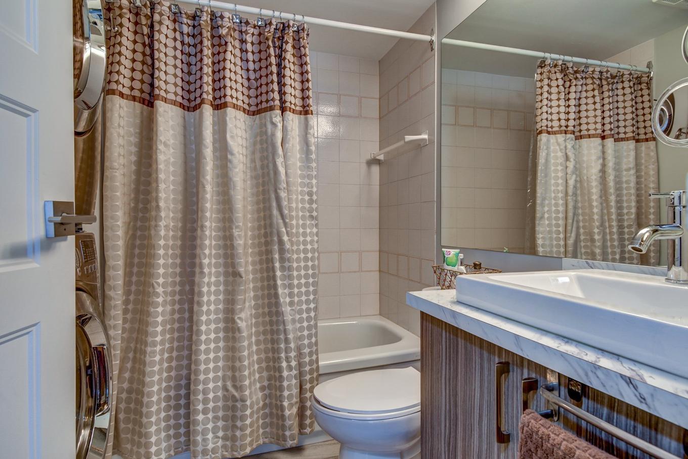 Salle de bains - 404-2505 Av. Du Havre-Des-Îles, Laval (Chomedey), QC - Indoor Photo Showing Bathroom