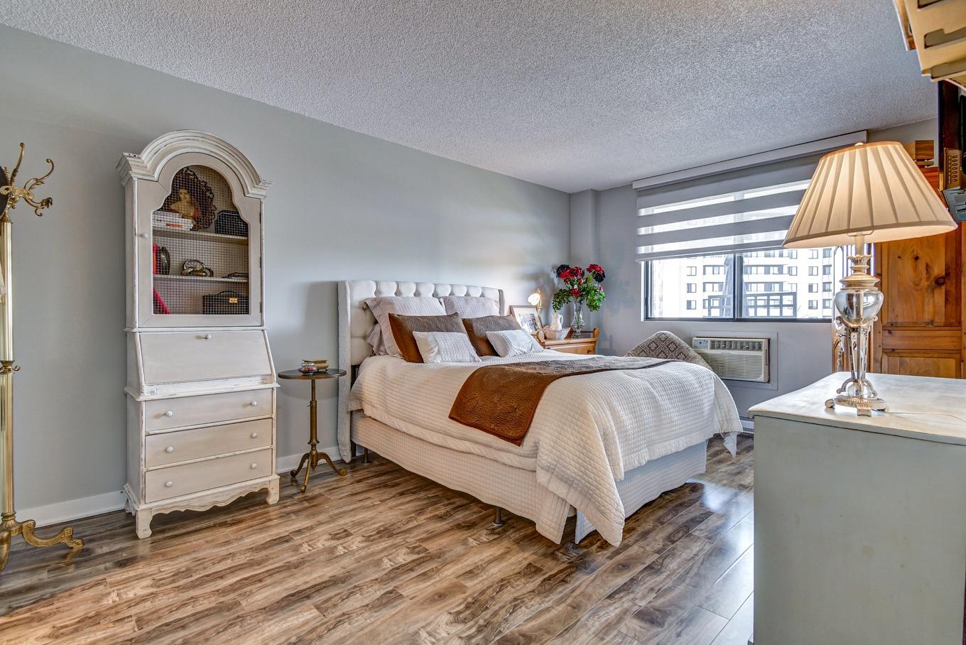 Chambre à coucher principale - 404-2505 Av. Du Havre-Des-Îles, Laval (Chomedey), QC - Indoor Photo Showing Bedroom