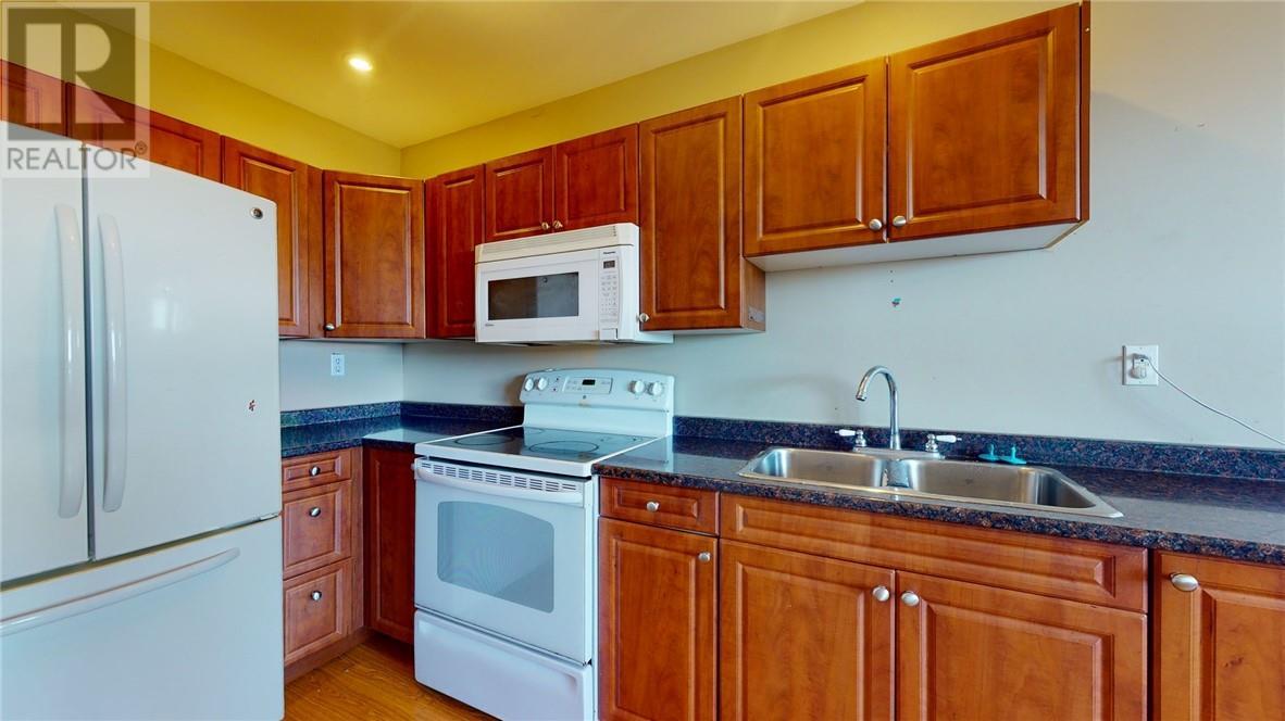 86 Vankoughnet E, Little Current, ON