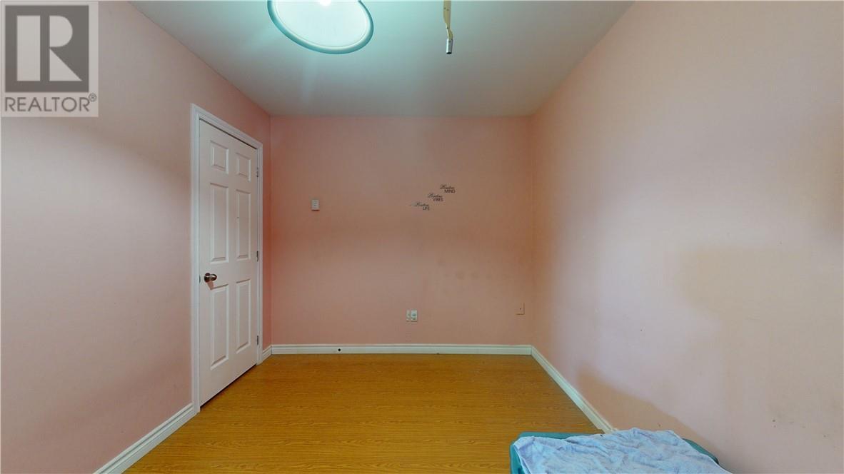 86 Vankoughnet E, Little Current, ON