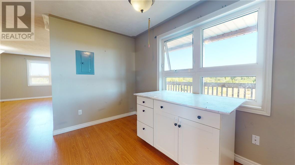 86 Vankoughnet E, Little Current, ON