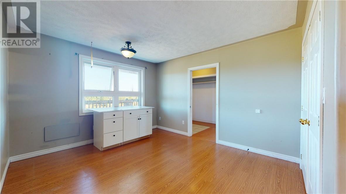 86 Vankoughnet E, Little Current, ON