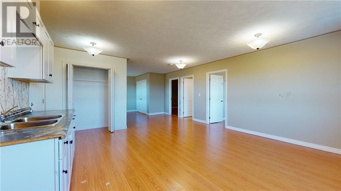 86 Vankoughnet E, Little Current, ON