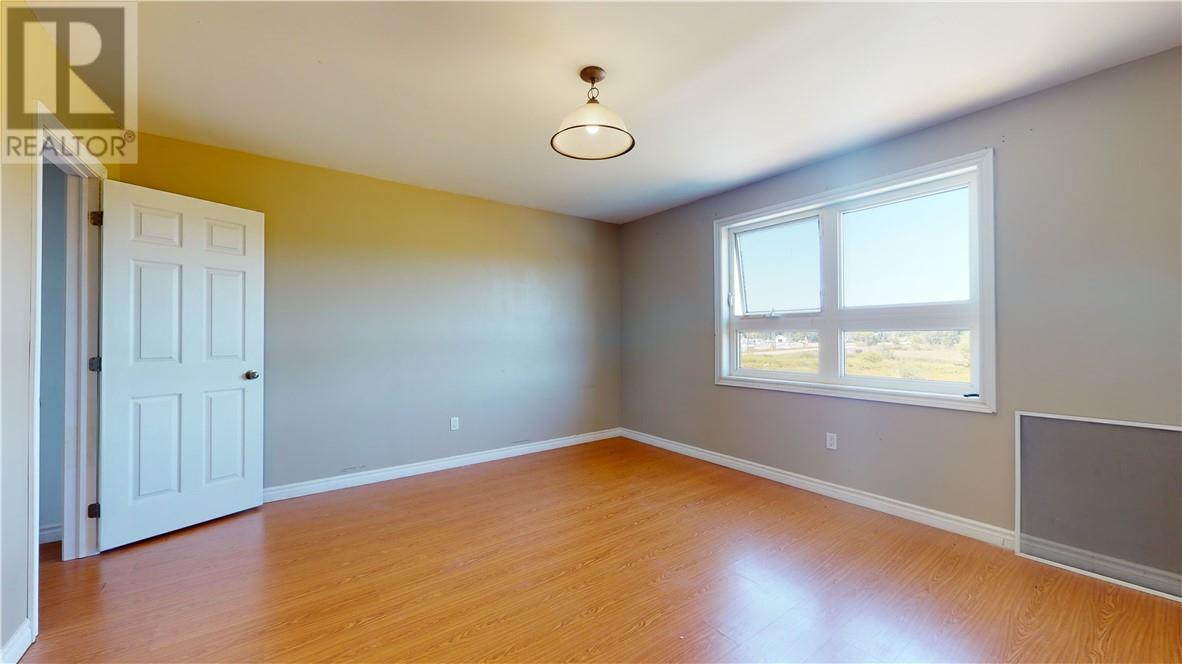 86 Vankoughnet E, Little Current, ON