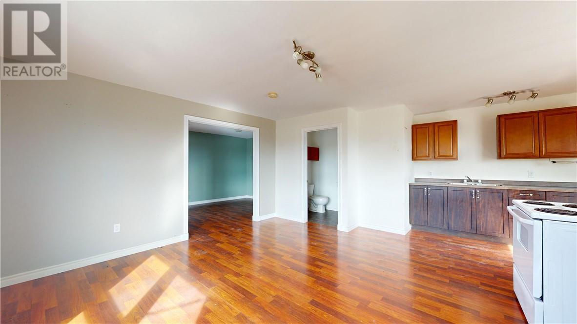 86 Vankoughnet E, Little Current, ON