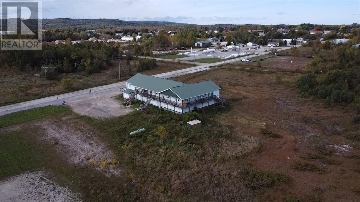 86 Vankoughnet E, Little Current, ON