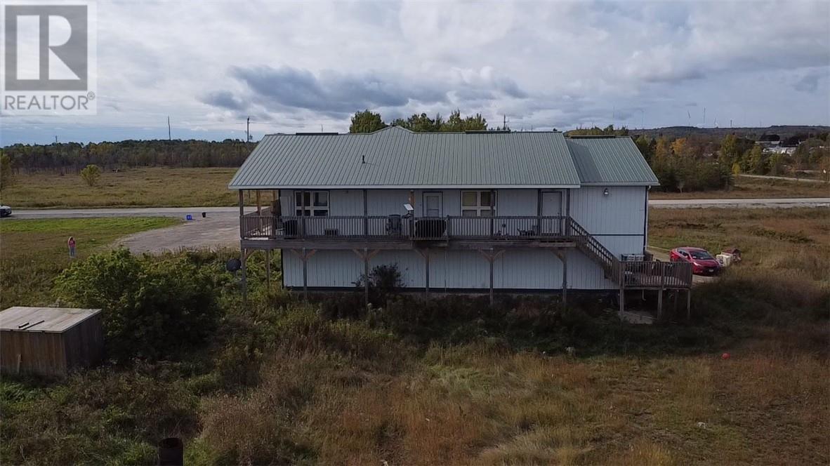 86 Vankoughnet E, Little Current, ON