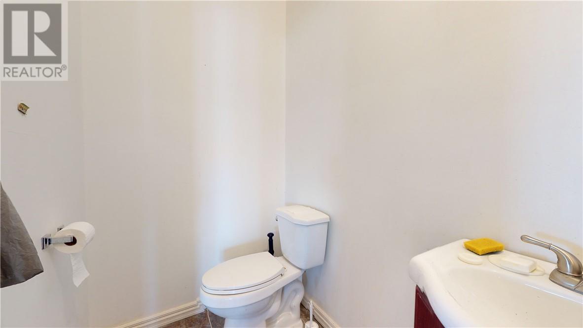 86 Vankoughnet E, Little Current, ON