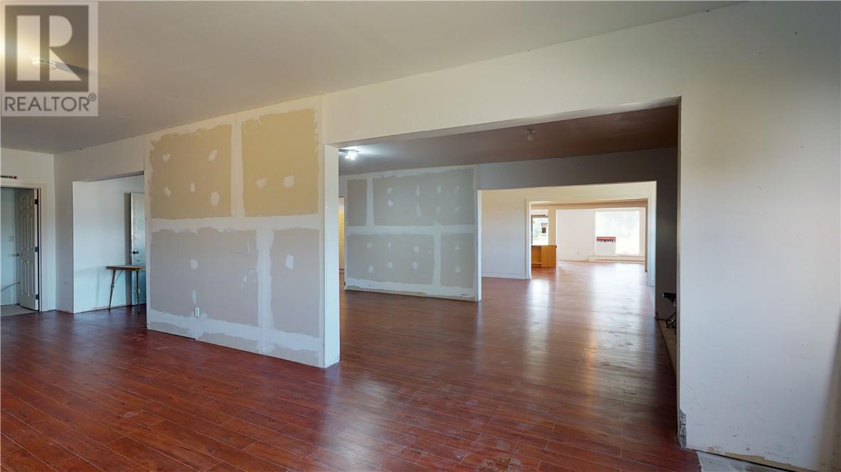 86 Vankoughnet E, Little Current, ON