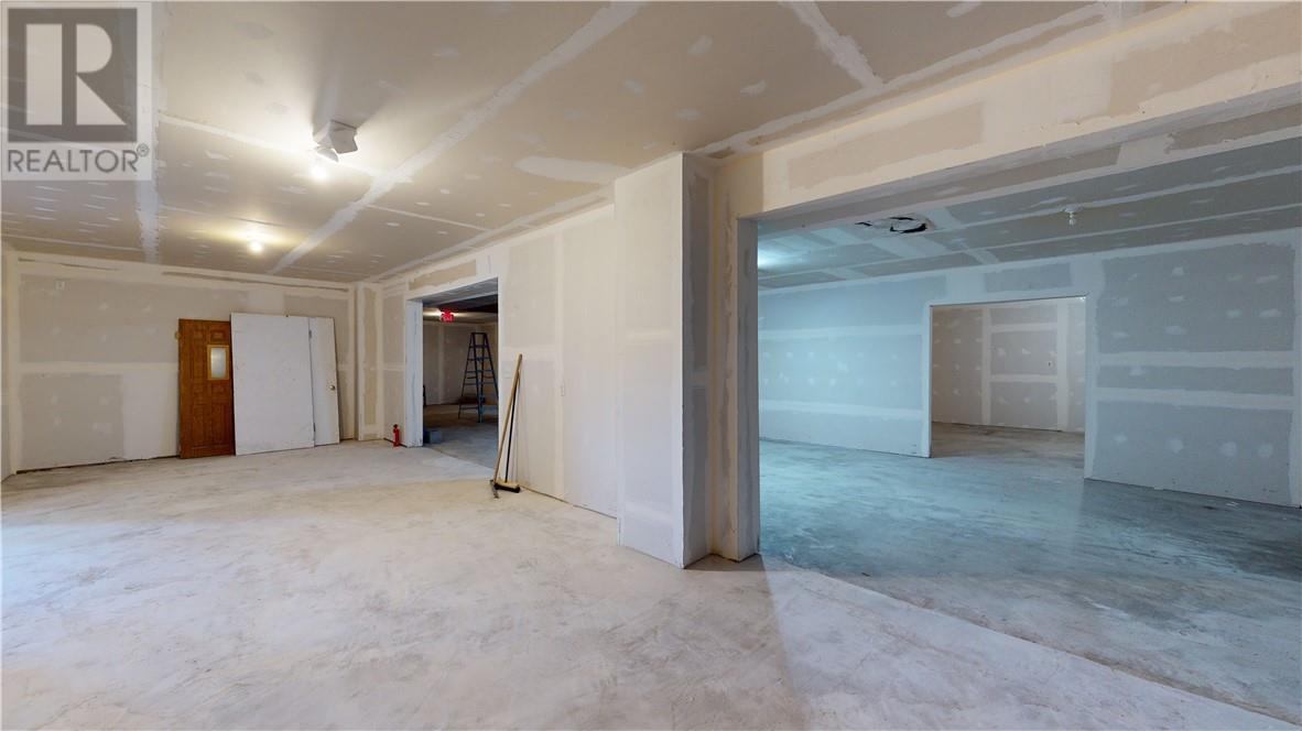 86 Vankoughnet E, Little Current, ON