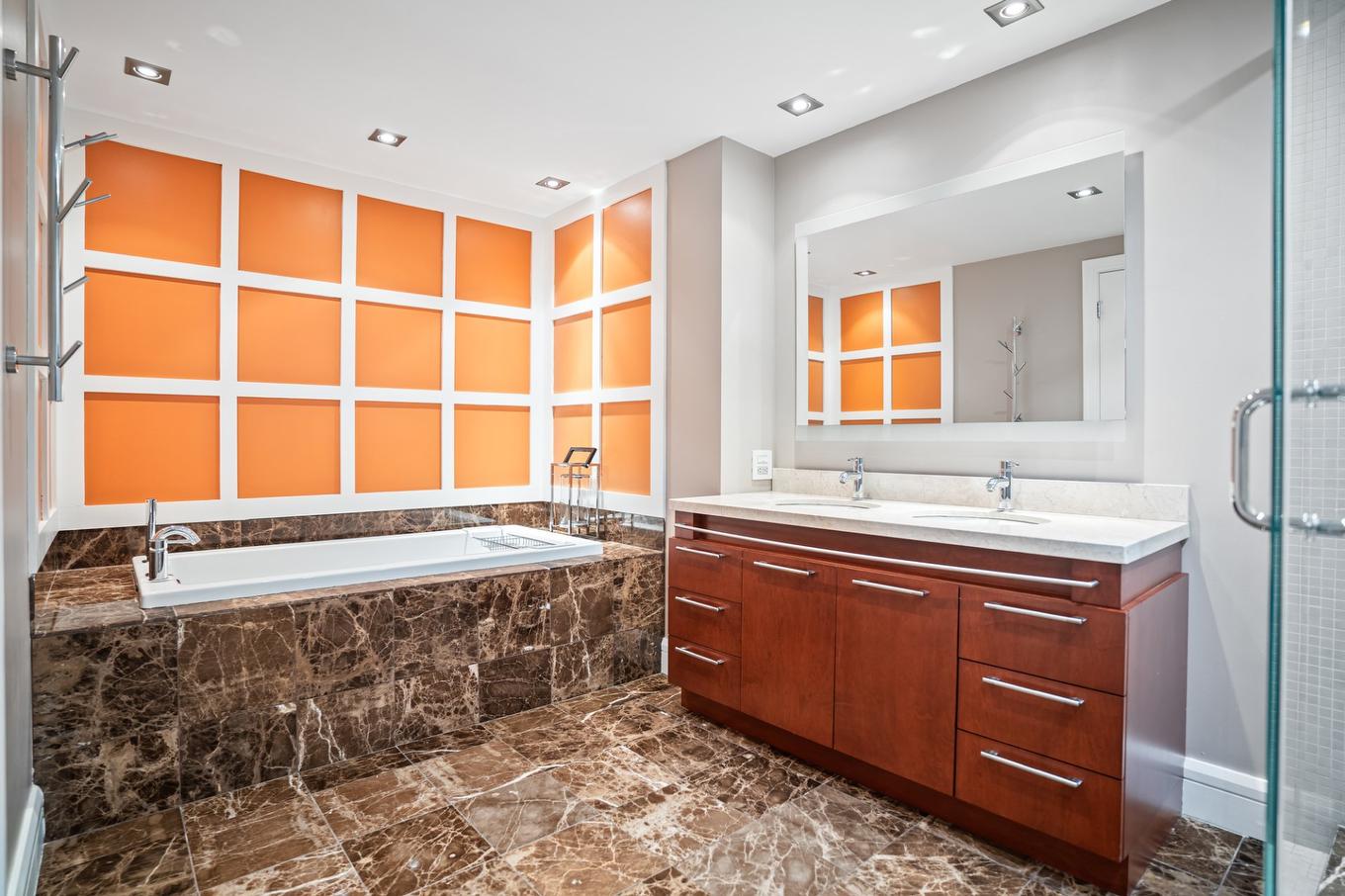 Salle de bains attenante à la CCP - 2002-1100 Rue De La Montagne, Montréal (Ville-Marie), QC - Indoor Photo Showing Bathroom