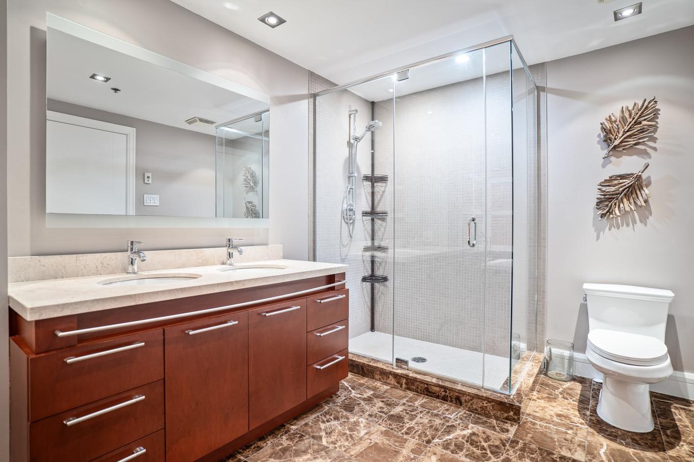 Salle de bains attenante à la CCP - 2002-1100 Rue De La Montagne, Montréal (Ville-Marie), QC - Indoor Photo Showing Bathroom