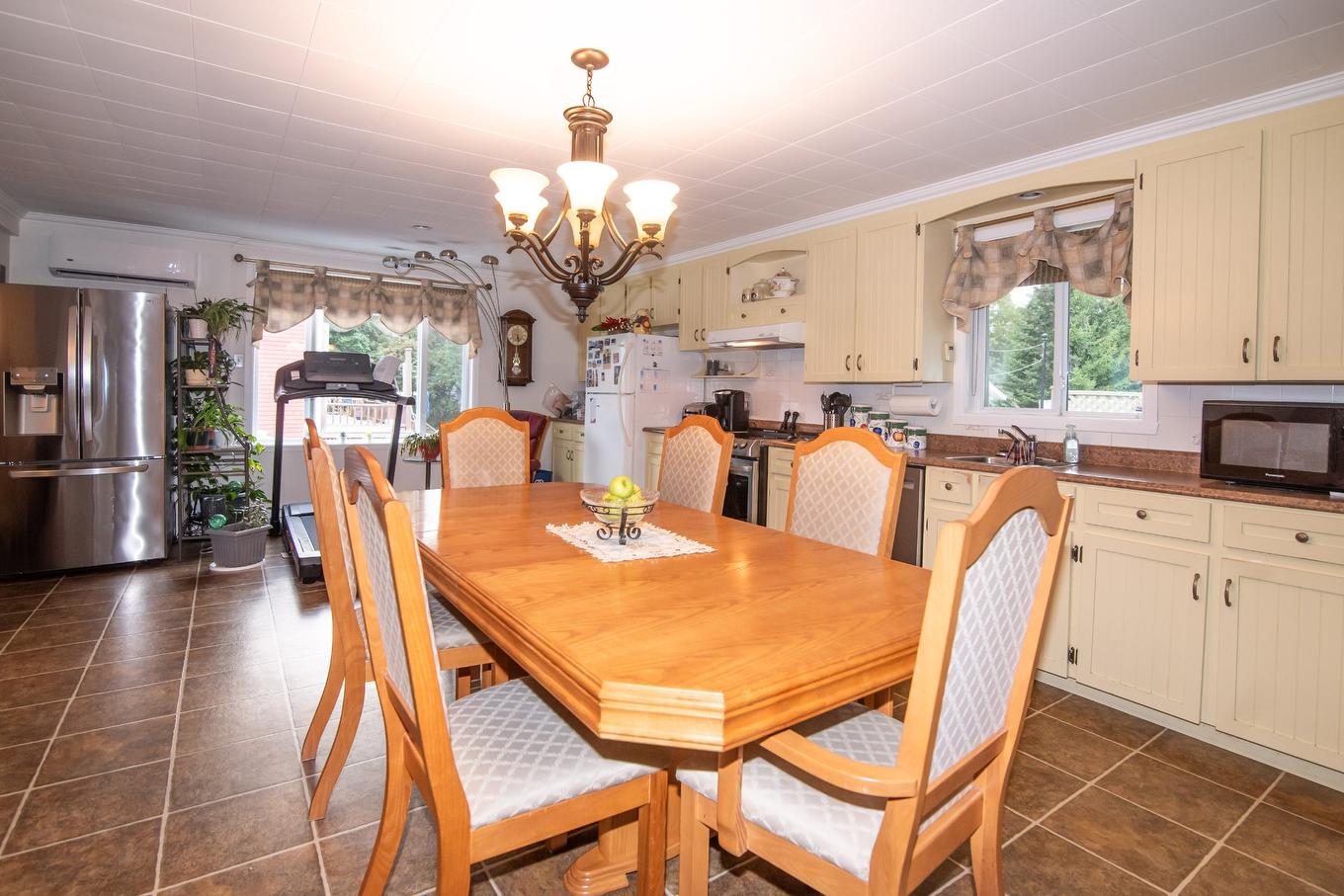 Cuisine - 306 Av. Mailloux, La Pocatière, QC - Indoor Photo Showing Dining Room
