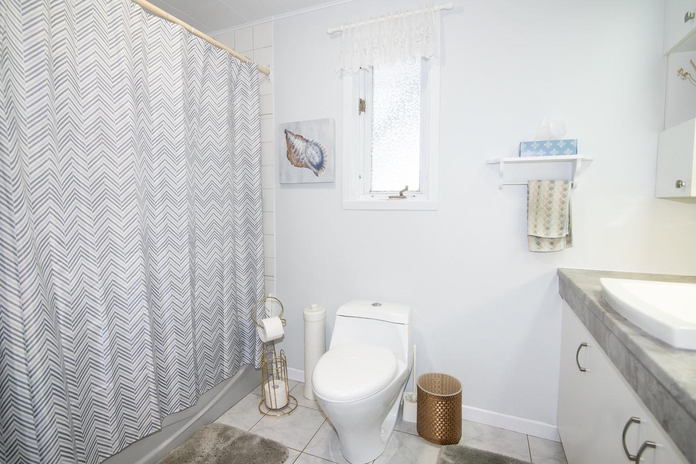 Salle de bains - 306 Av. Mailloux, La Pocatière, QC - Indoor Photo Showing Bathroom