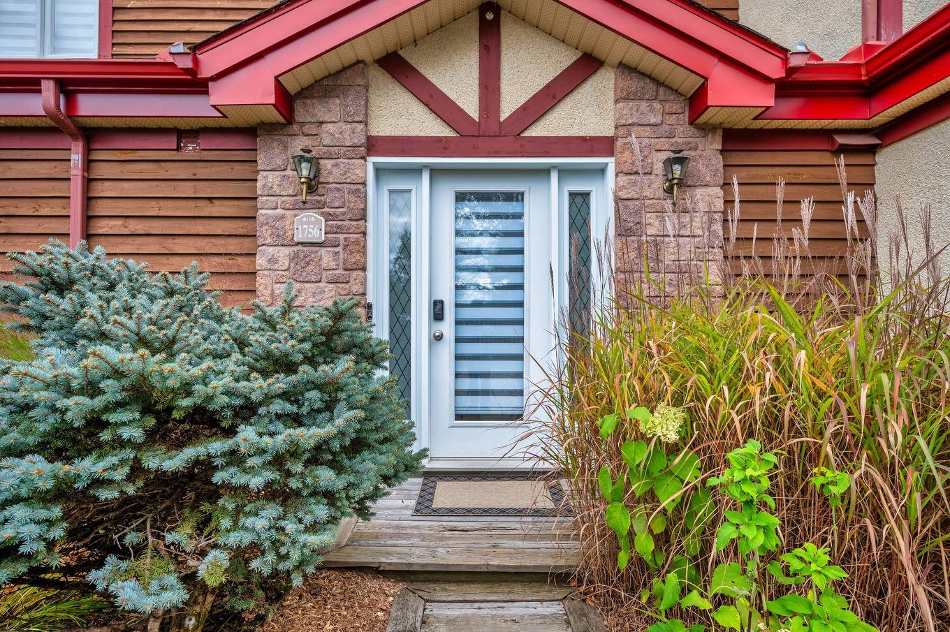 Entrée extérieure - 1756 Ch. Du Golf, Mont-Tremblant, QC - Outdoor