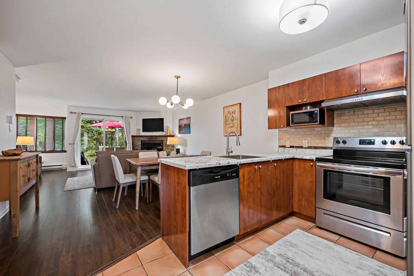 Cuisine - 1756 Ch. Du Golf, Mont-Tremblant, QC - Indoor Photo Showing Kitchen