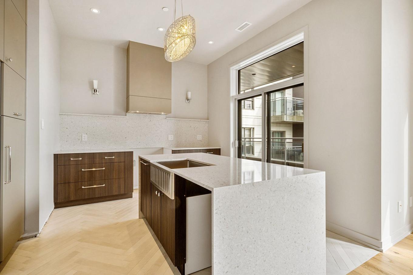 Cuisine - 1404-1900 Rue Émile-Martineau, Laval (Laval-Des-Rapides), QC - Indoor Photo Showing Kitchen With Upgraded Kitchen