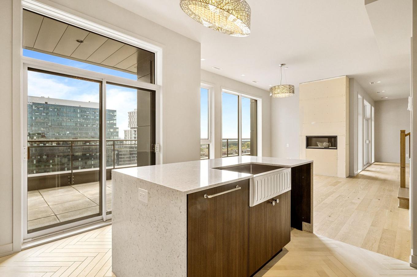 Cuisine - 1404-1900 Rue Émile-Martineau, Laval (Laval-Des-Rapides), QC - Indoor Photo Showing Kitchen With Upgraded Kitchen