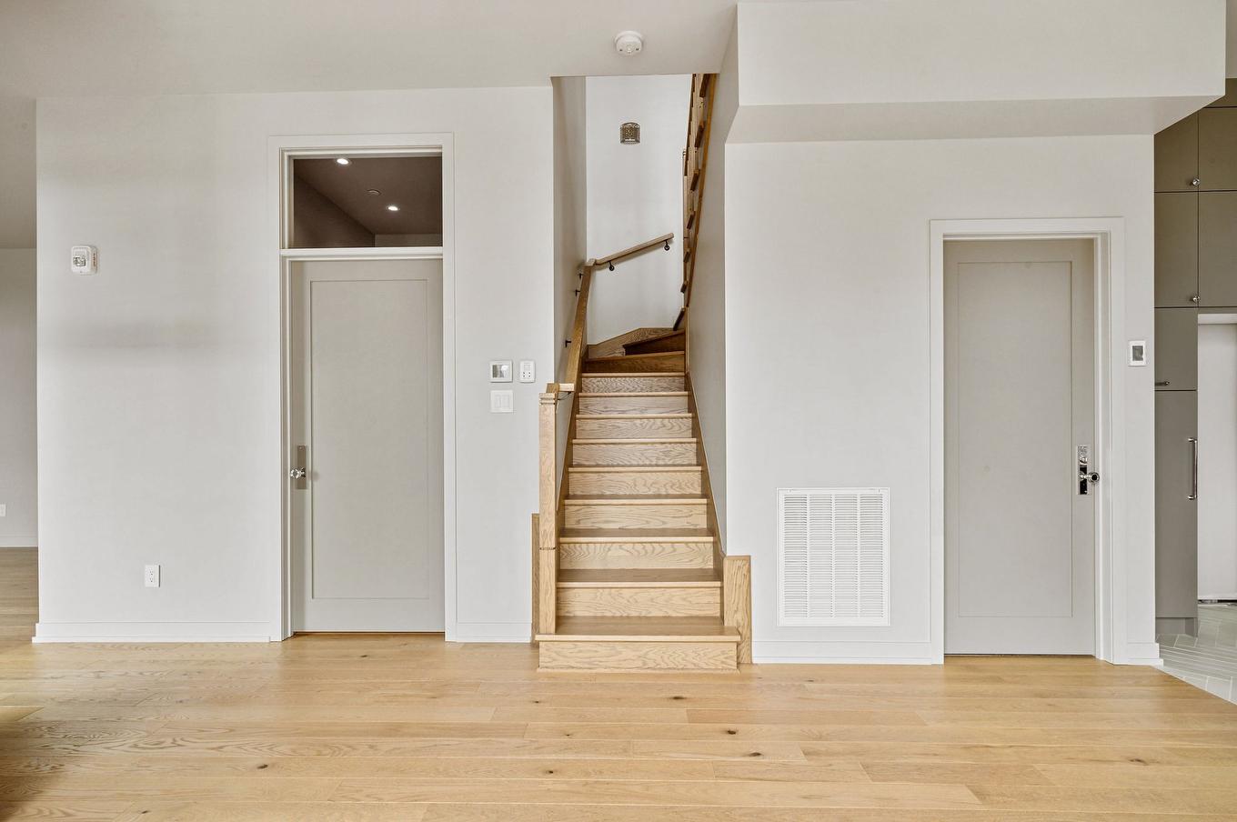 Escalier - 1404-1900 Rue Émile-Martineau, Laval (Laval-Des-Rapides), QC - Indoor Photo Showing Other Room