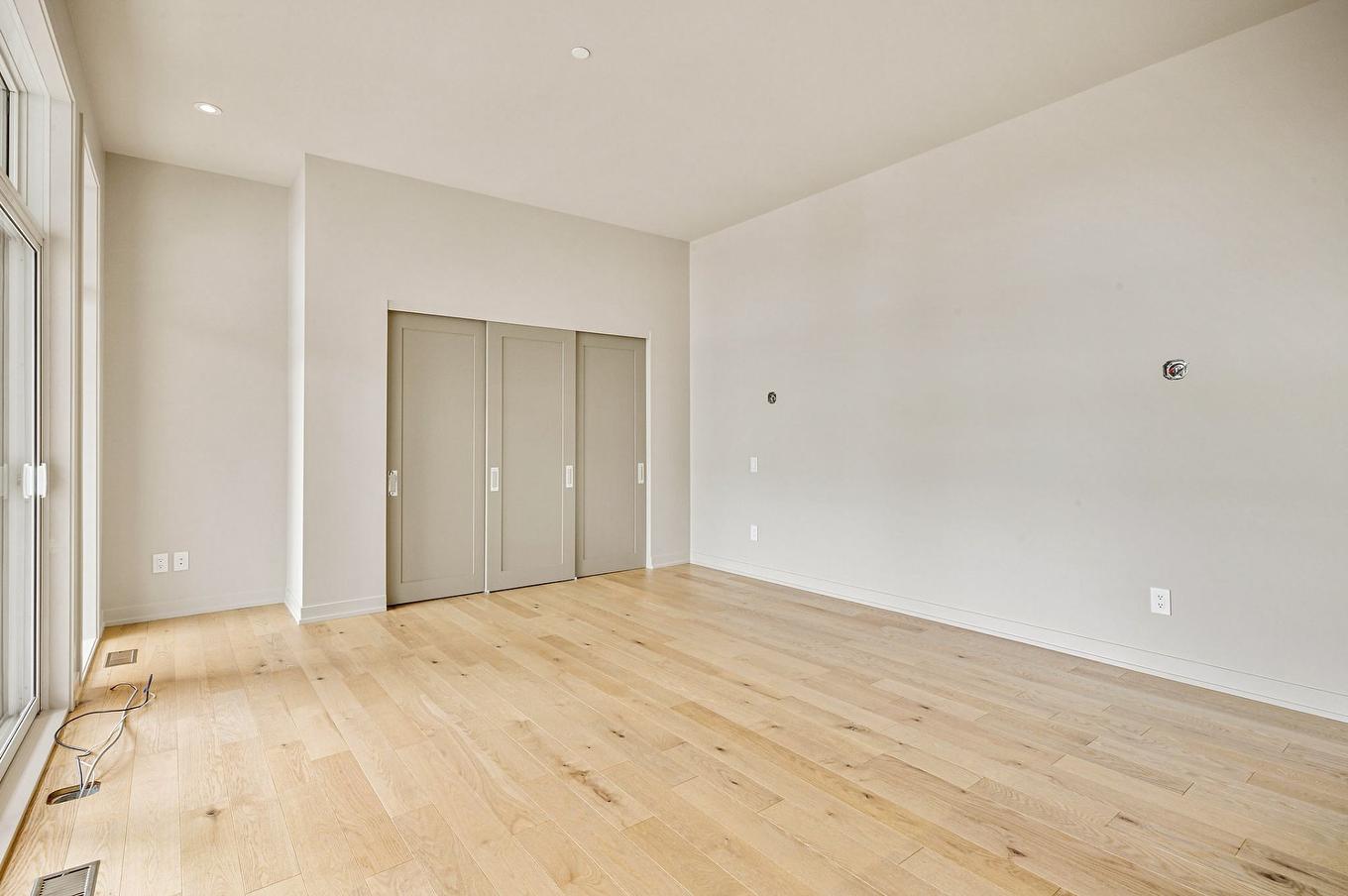 Chambre à coucher principale - 1404-1900 Rue Émile-Martineau, Laval (Laval-Des-Rapides), QC - Indoor Photo Showing Other Room