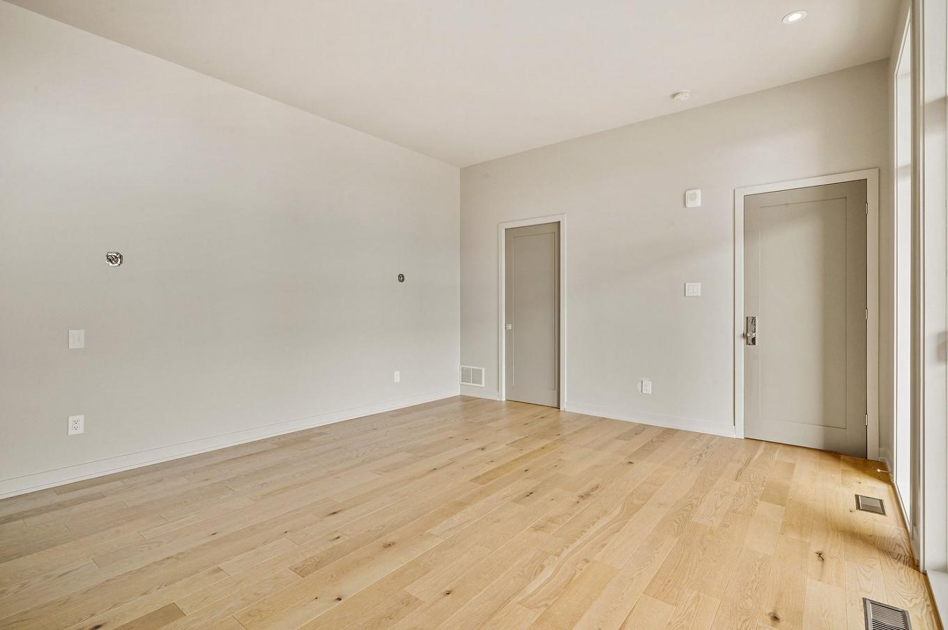 Chambre à coucher principale - 1404-1900 Rue Émile-Martineau, Laval (Laval-Des-Rapides), QC - Indoor Photo Showing Other Room