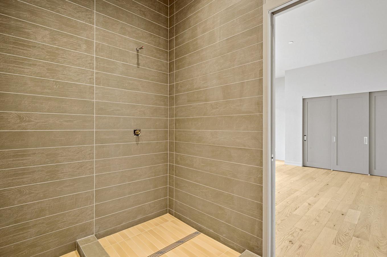 Salle de bains attenante à la CCP - 1404-1900 Rue Émile-Martineau, Laval (Laval-Des-Rapides), QC - Indoor