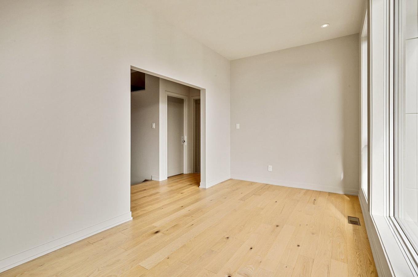 Bureau - 1404-1900 Rue Émile-Martineau, Laval (Laval-Des-Rapides), QC - Indoor Photo Showing Other Room