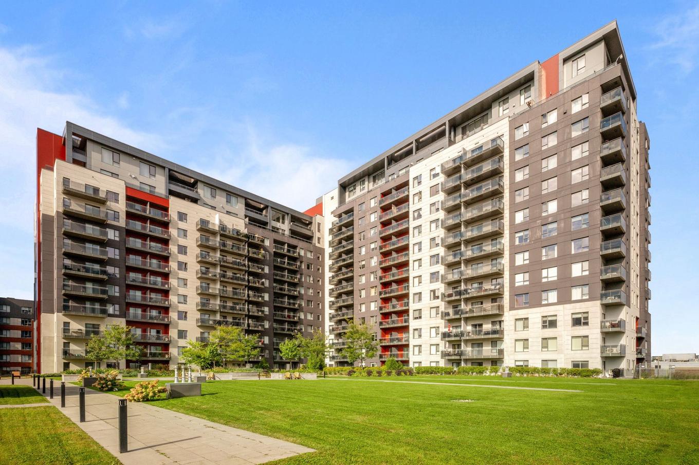 Terrasse - 1404-1900 Rue Émile-Martineau, Laval (Laval-Des-Rapides), QC - Outdoor With Facade