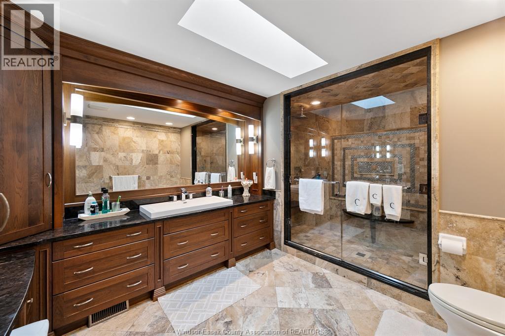 1530 Ravine Line, Kingsville, ON - Indoor Photo Showing Bathroom