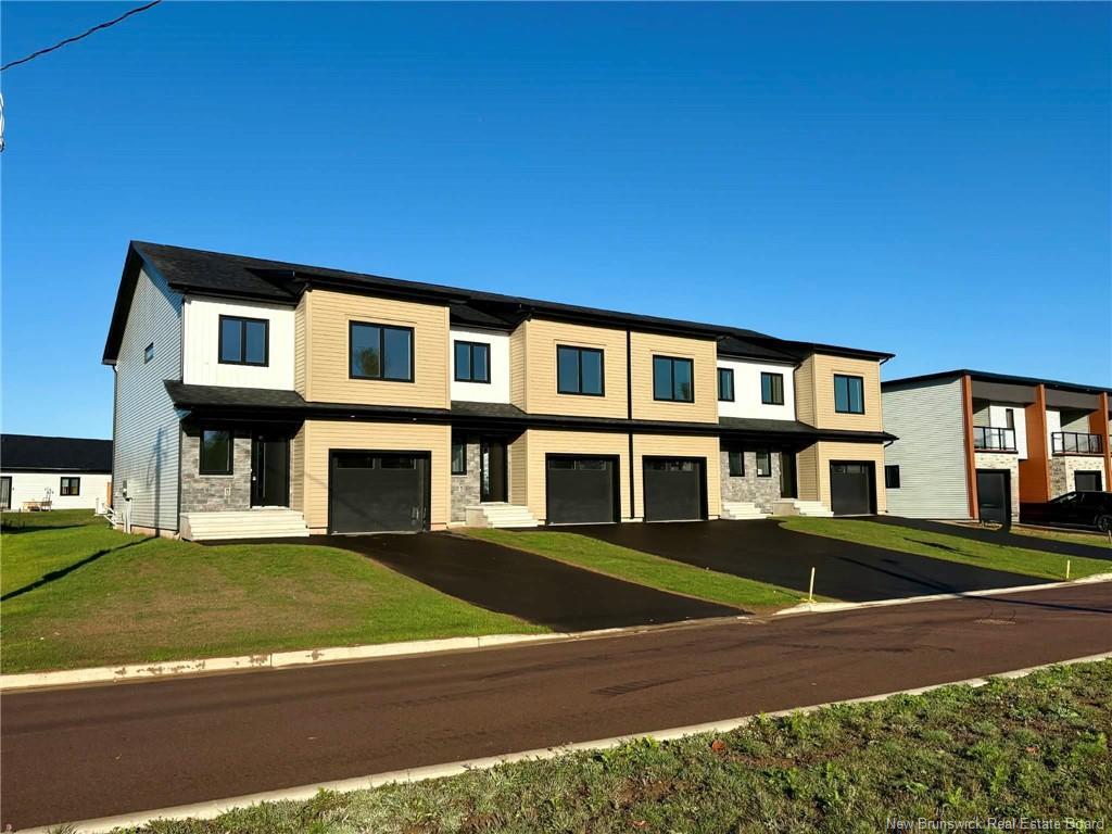 214 Dickey Blvd, Riverview, NB