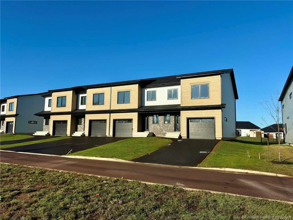 214 Dickey Blvd, Riverview, NB