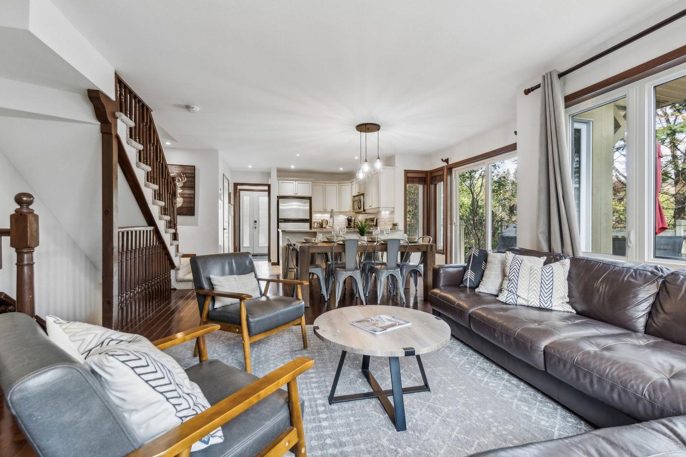 Salon - 1641 Ch. Du Golf, Mont-Tremblant, QC - Indoor Photo Showing Living Room