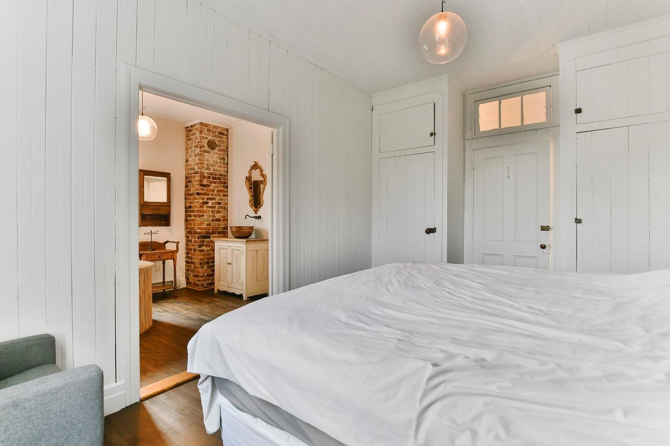 Primary bedroom - 35 Rue St-Jacques, Longueuil (Le Vieux-Longueuil), QC - Indoor Photo Showing Bedroom