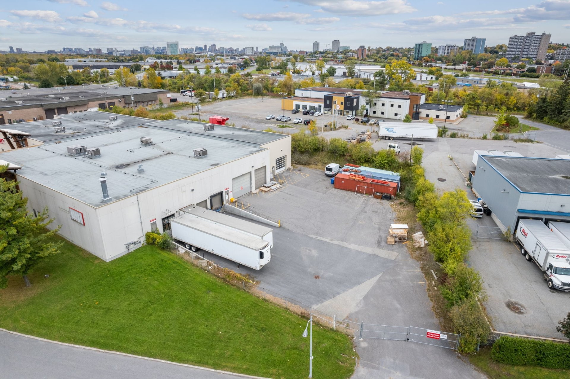 Loading Dock - 250 Rue Deveault, Gatineau (Hull), QC - Outdoor With View