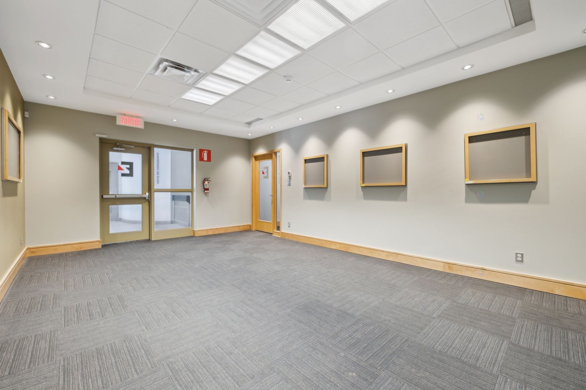Conference room - 250 Rue Deveault, Gatineau (Hull), QC - Indoor Photo Showing Other Room