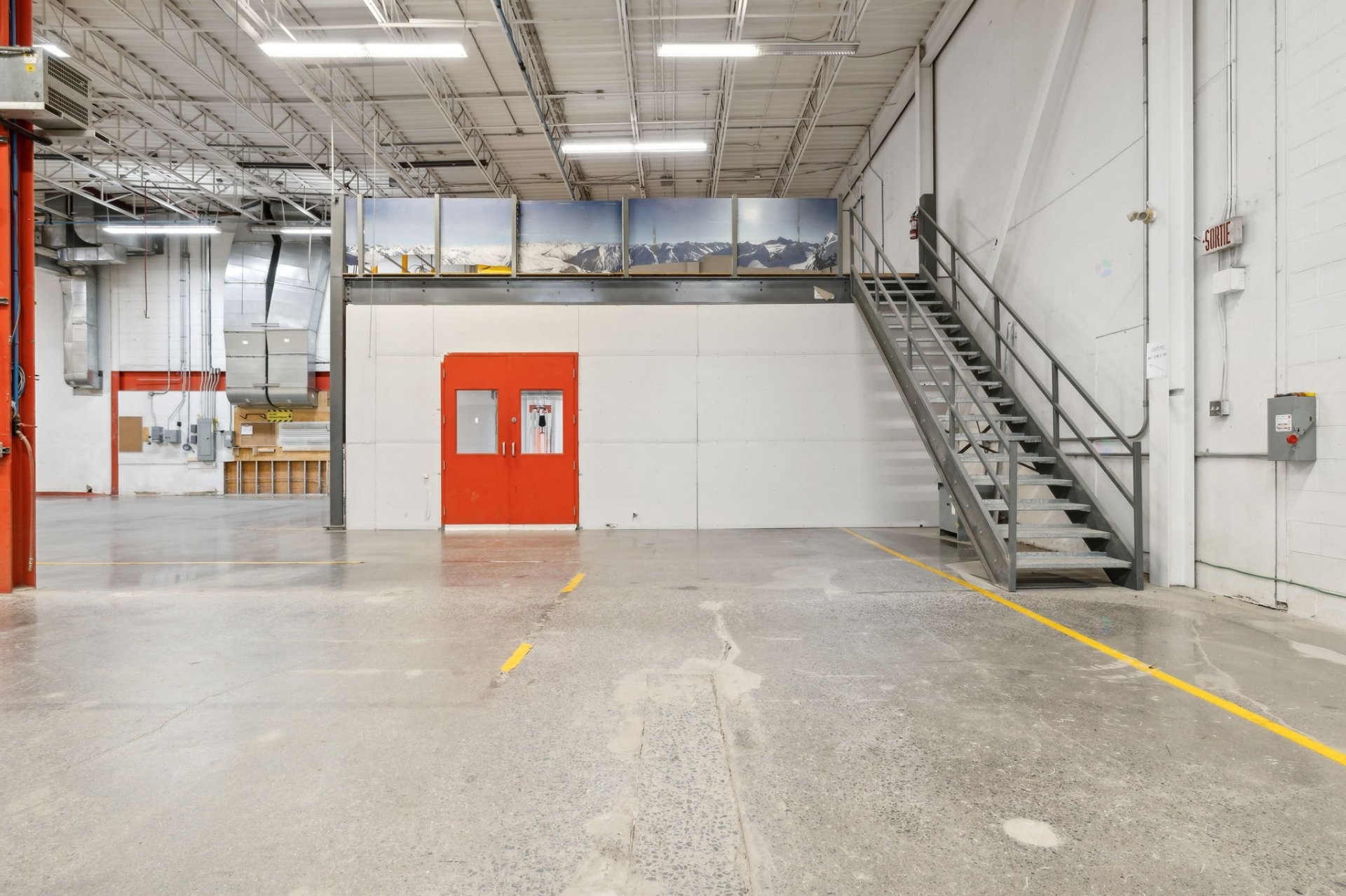 Mezzanine - 250 Rue Deveault, Gatineau (Hull), QC - Indoor Photo Showing Garage