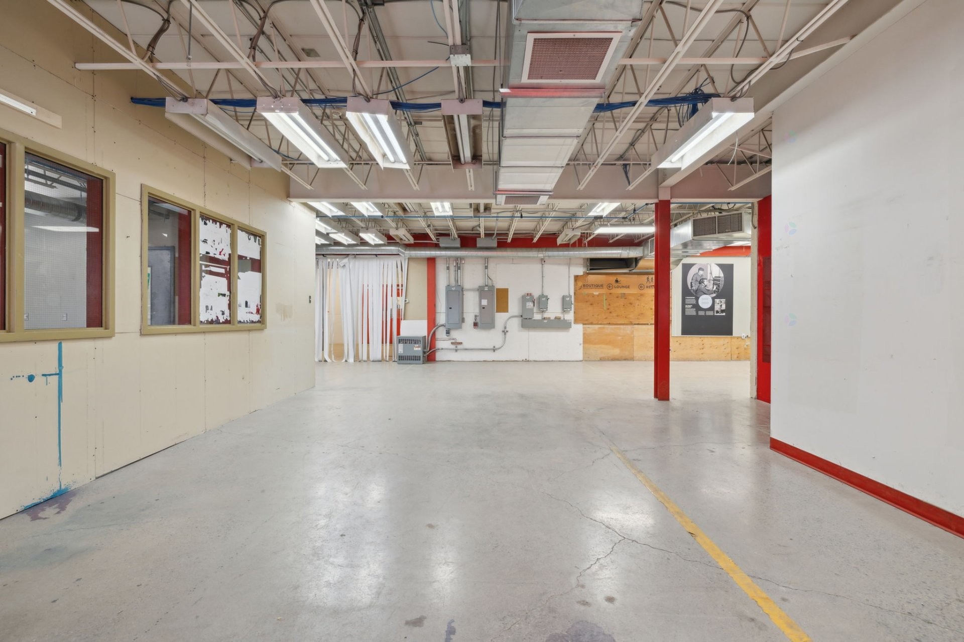 Warehouse - 250 Rue Deveault, Gatineau (Hull), QC - Indoor