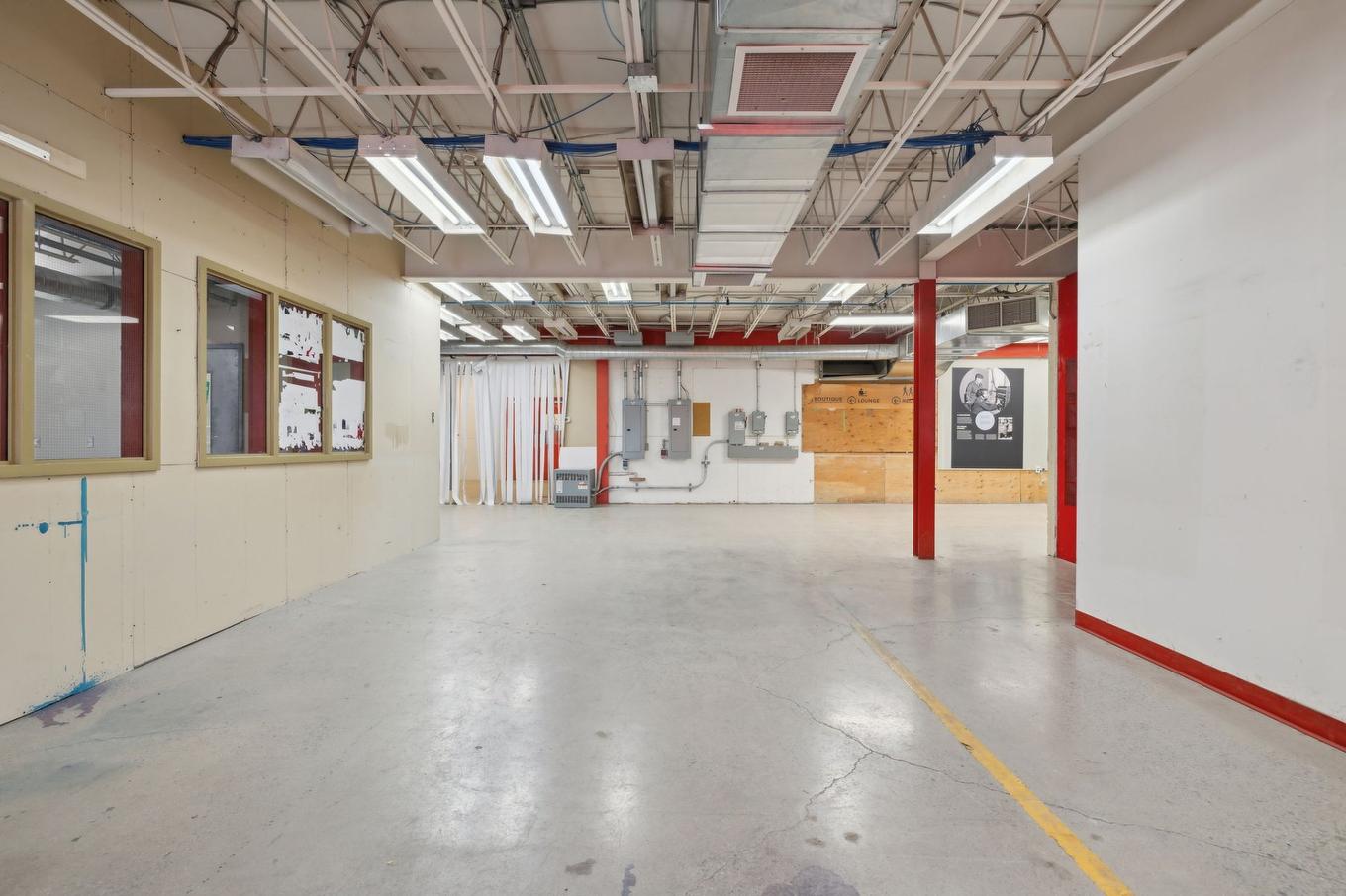 Warehouse - 250 Rue Deveault, Gatineau (Hull), QC - Indoor