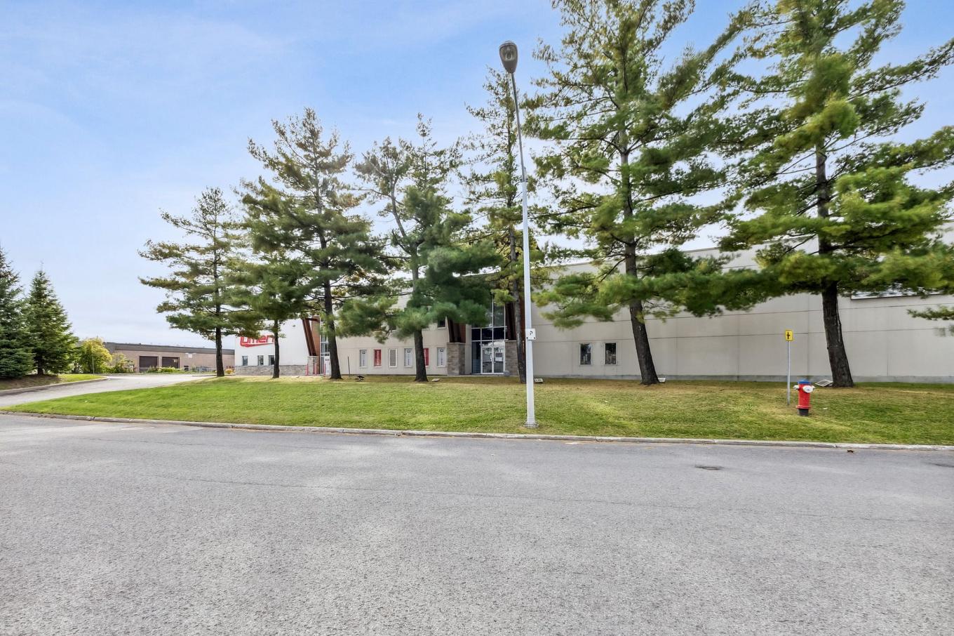 Exterior entrance - 250 Rue Deveault, Gatineau (Hull), QC - Outdoor