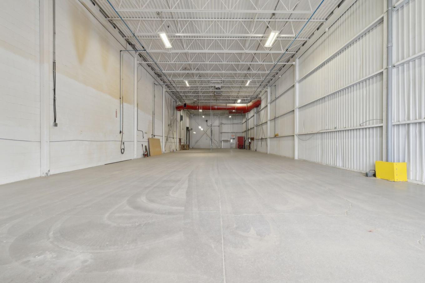 Warehouse - 250 Rue Deveault, Gatineau (Hull), QC - Indoor