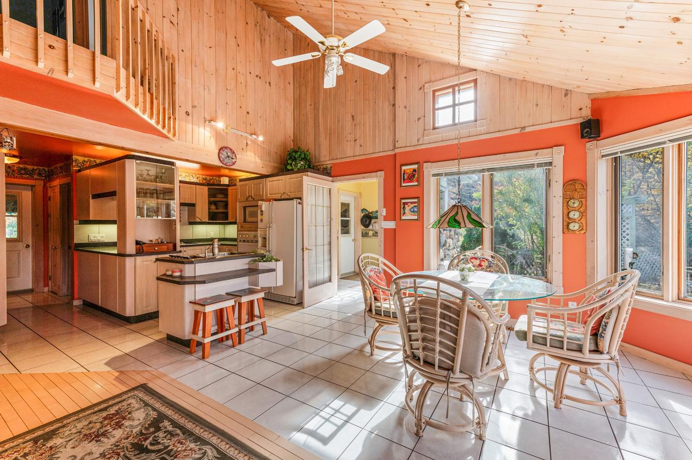 Coin-repas - 44 Ch. Paquette, Val-Des-Lacs, QC - Indoor Photo Showing Dining Room