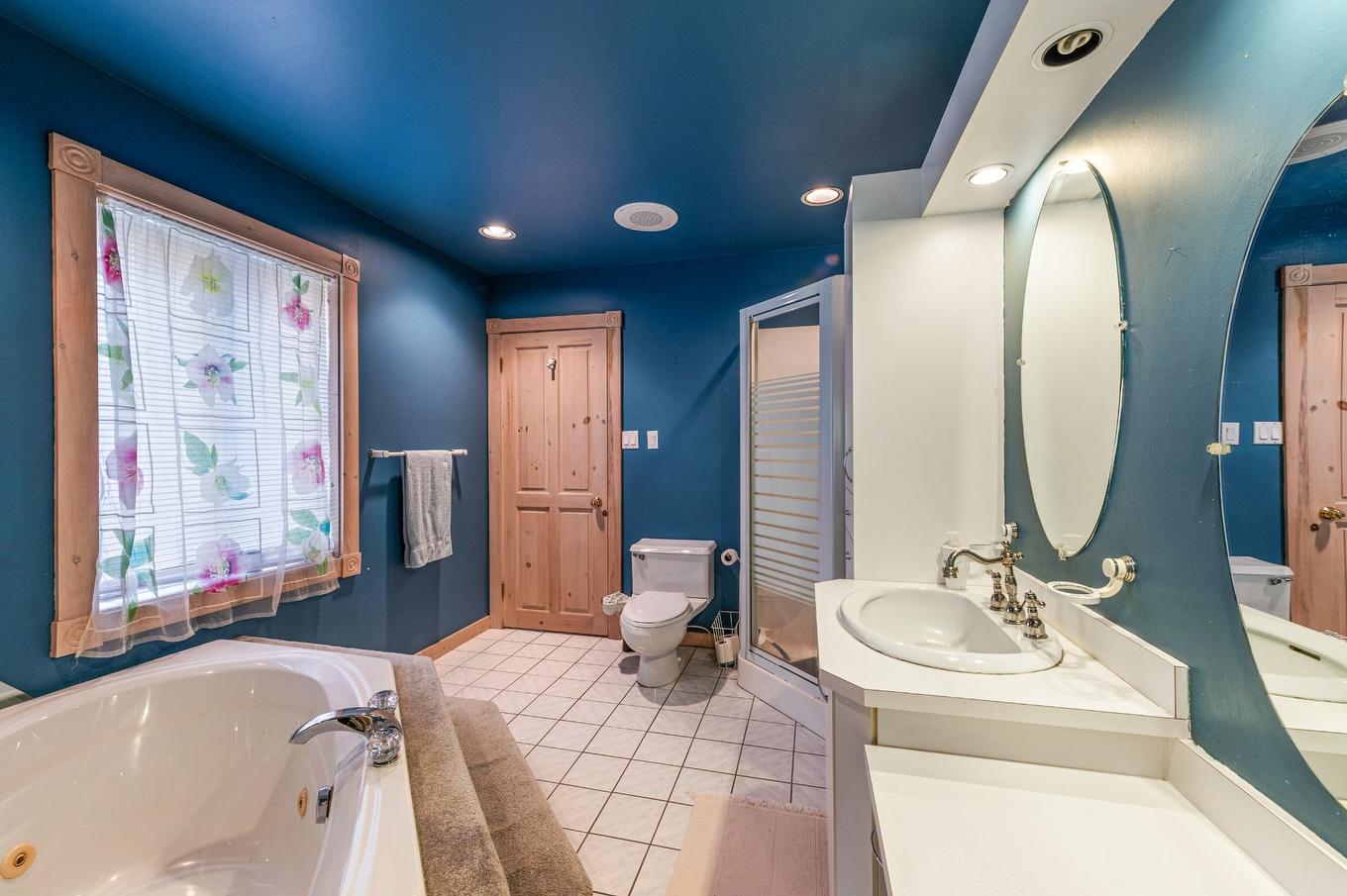 Salle de bains attenante à la CCP - 44 Ch. Paquette, Val-Des-Lacs, QC - Indoor Photo Showing Bathroom