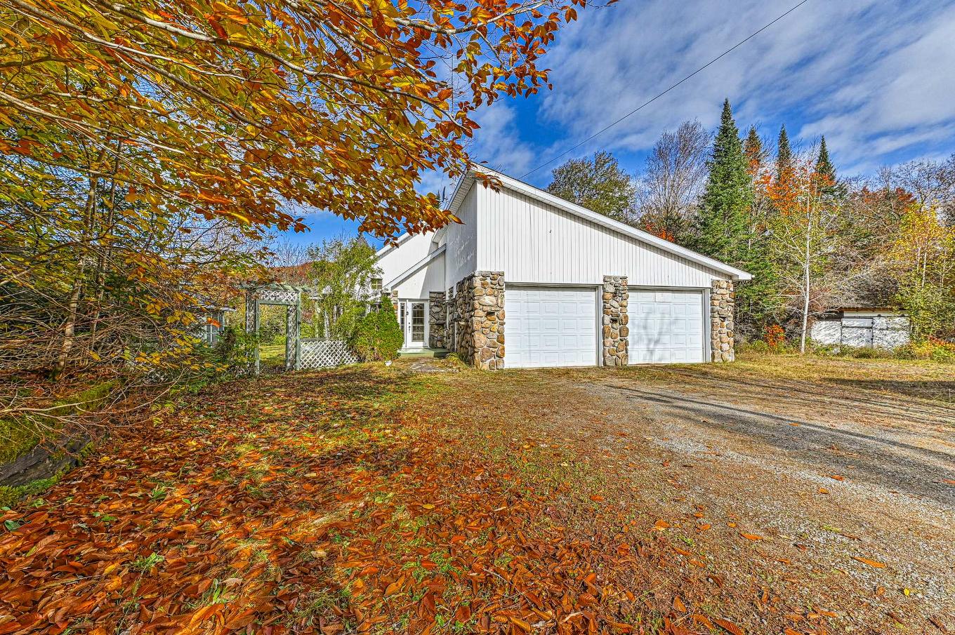 Garage - 44 Ch. Paquette, Val-Des-Lacs, QC - Outdoor